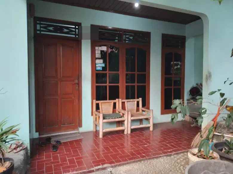 dijual rumah kawasan kreo selatan