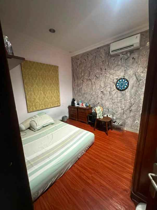 dijual rumah kebon kacang 6