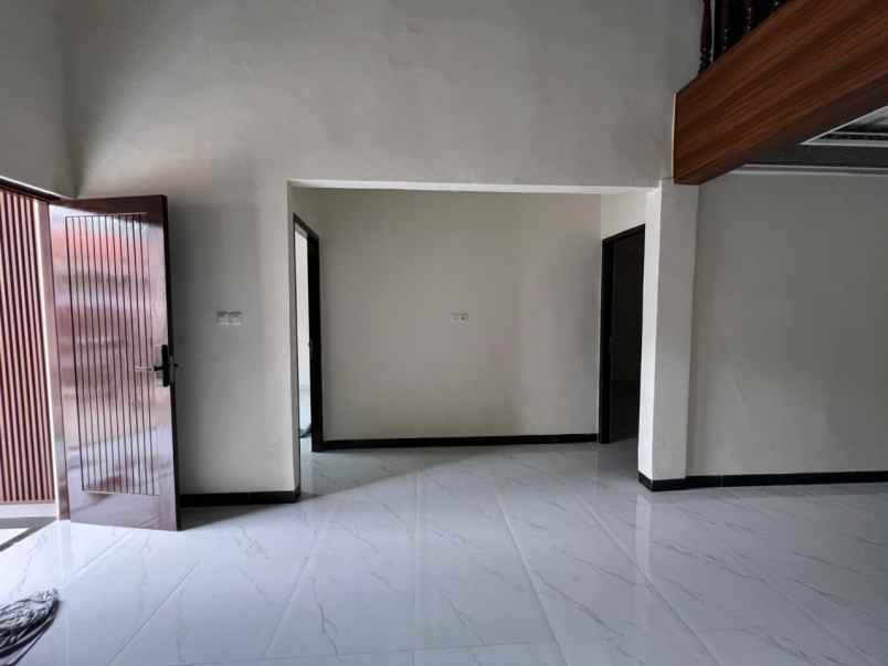 dijual rumah kelapa dua wetan ciracas