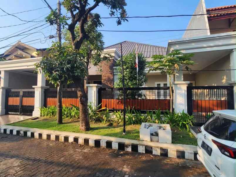 dijual rumah ketintang permai