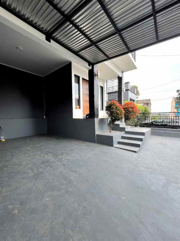 dijual rumah kolonel masturi parongpong
