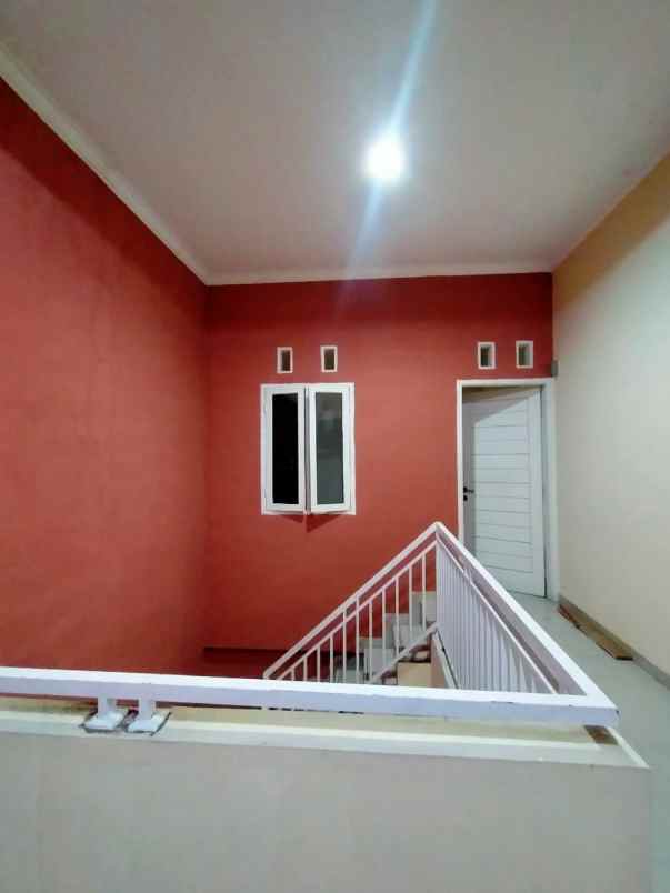 dijual rumah komplek cisaranten kulon