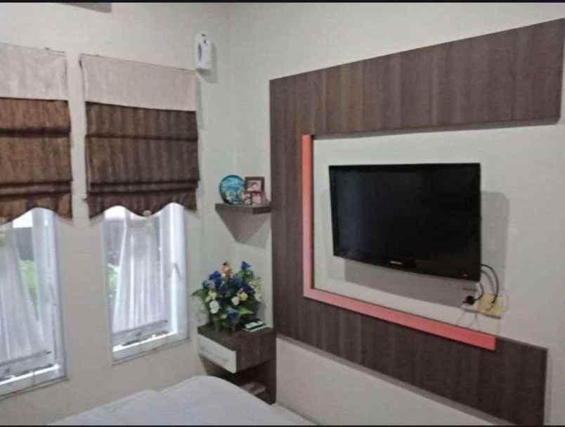 dijual rumah komplek j city j metropolis