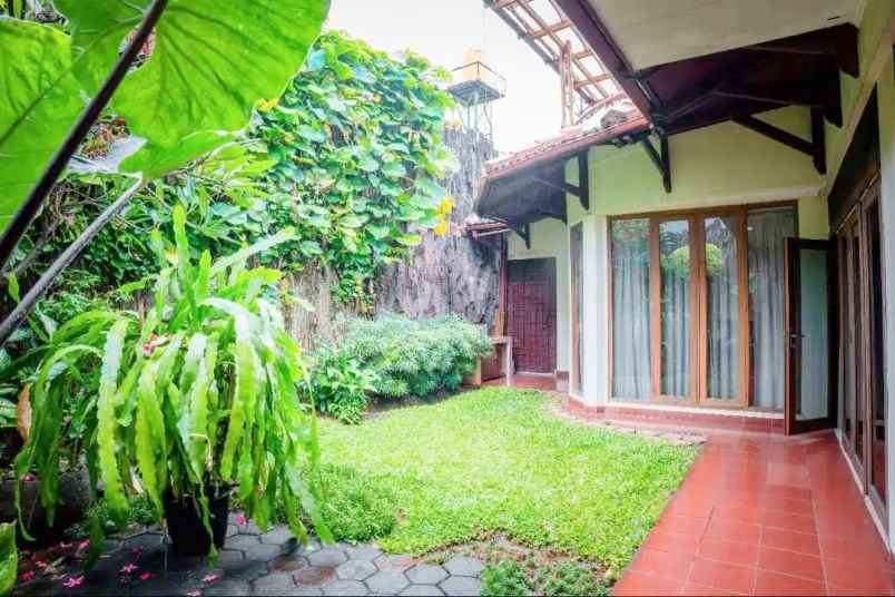 dijual rumah komplek kayu putih