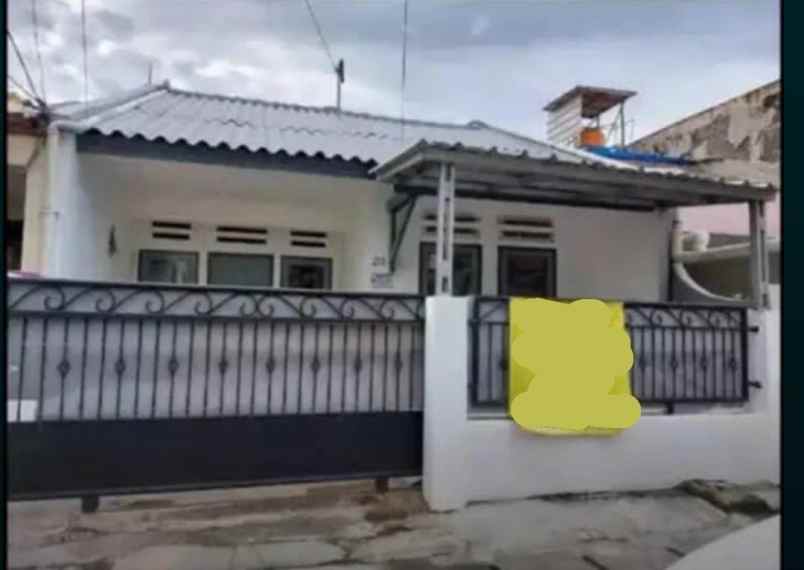 dijual rumah komplek kayu putih