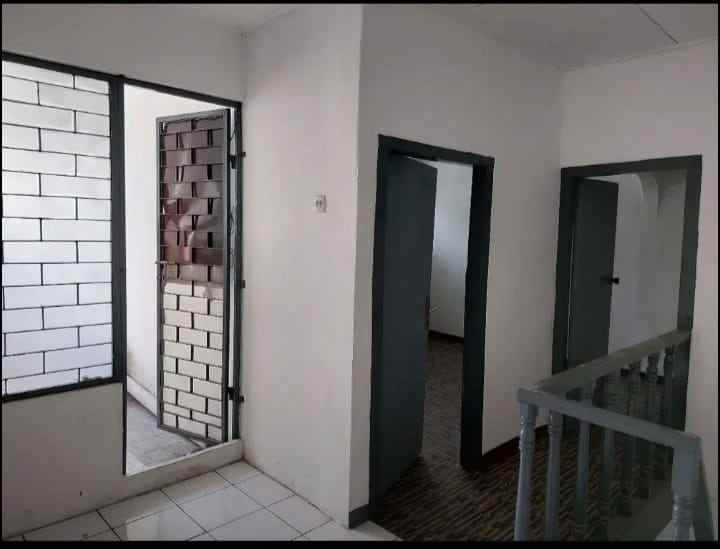 dijual rumah komplek kayu putih