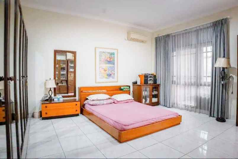 dijual rumah komplek kayu putih