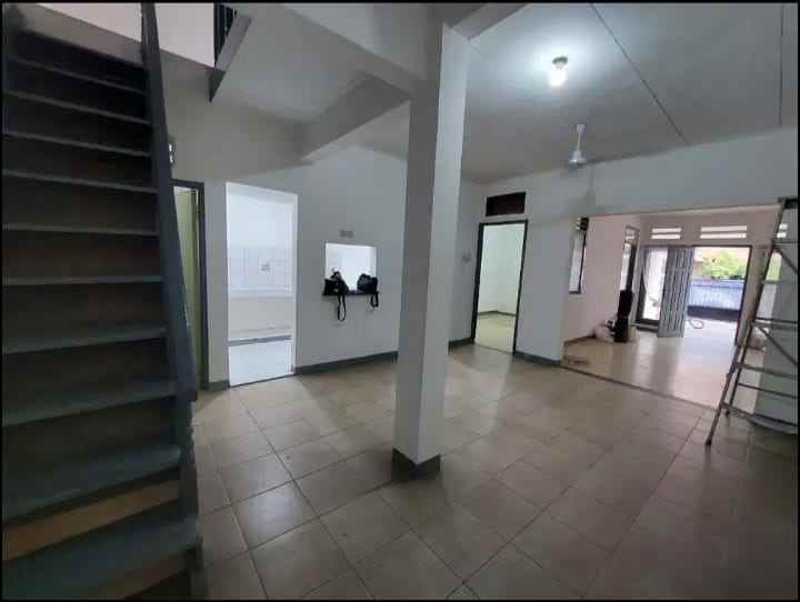 dijual rumah komplek kayu putih