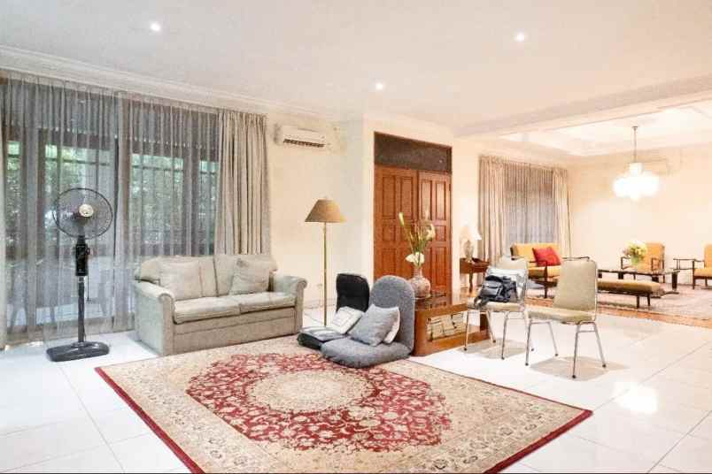dijual rumah komplek kayu putih
