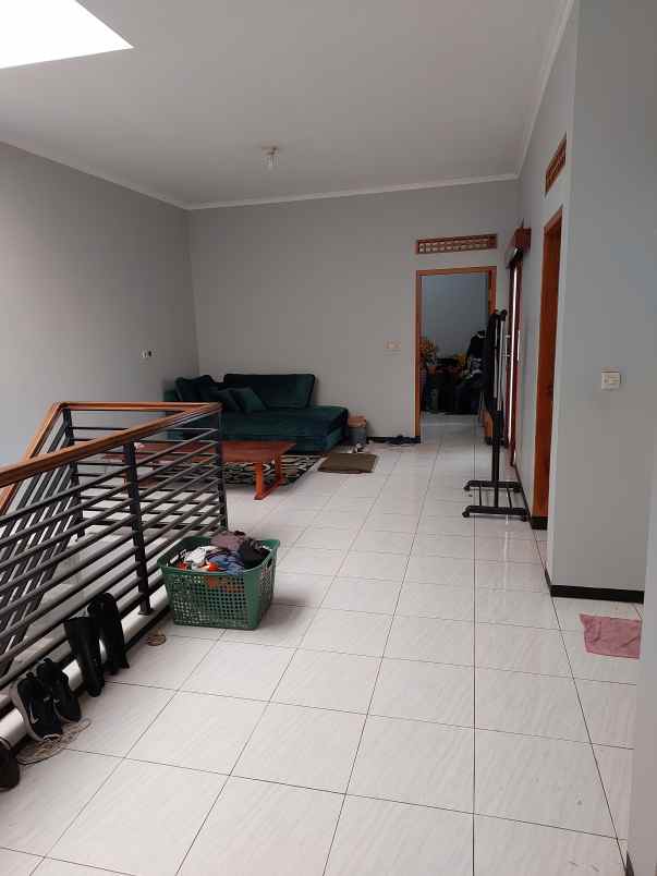 dijual rumah komplek matahari cigado