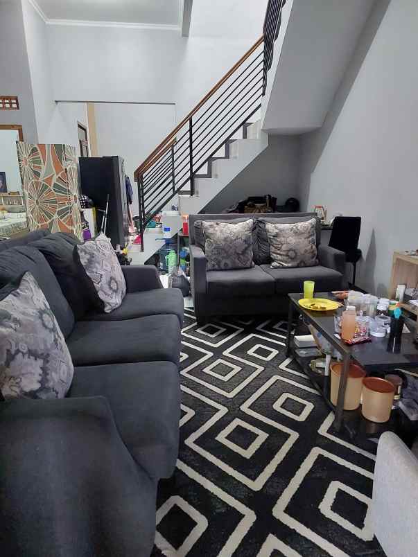 dijual rumah komplek matahari cigado