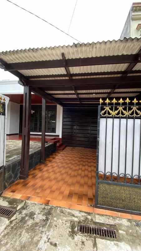 dijual rumah komplek perumahan billymon