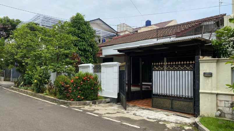 dijual rumah komplek perumahan billymon