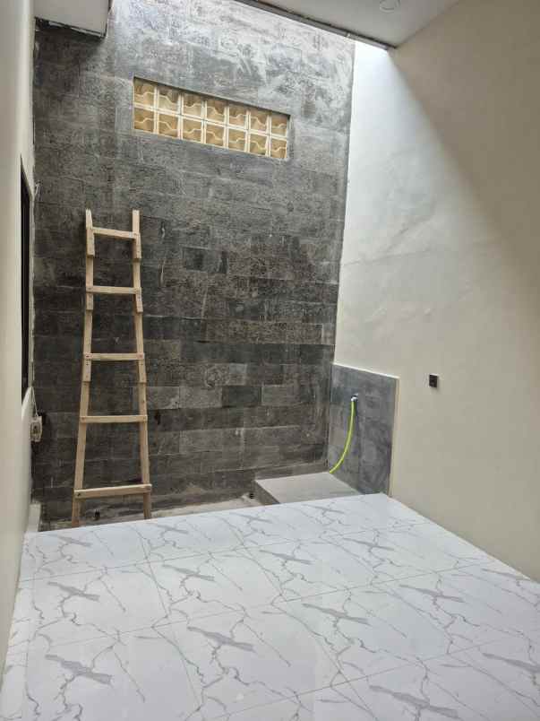 dijual rumah komplek pratista antapani