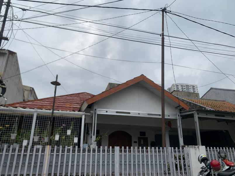 dijual rumah komplek sekelimus buahbatu