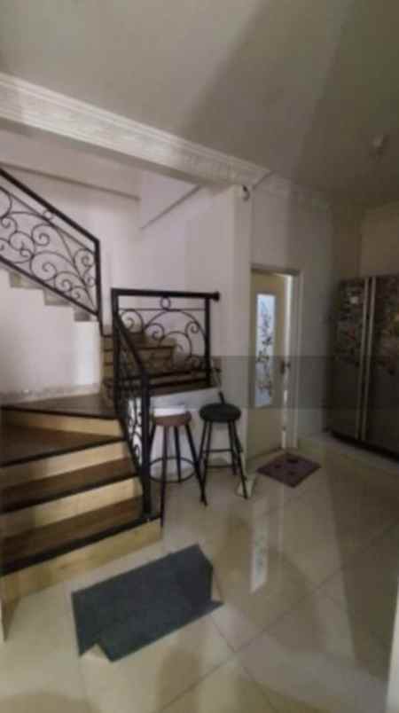 dijual rumah komplek taman buaran indah