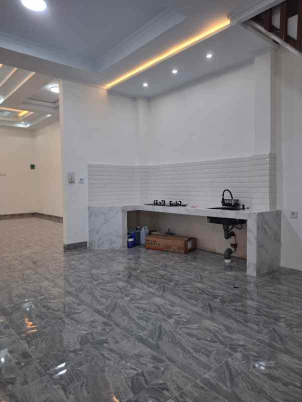 dijual rumah kota harapan indah bekasi