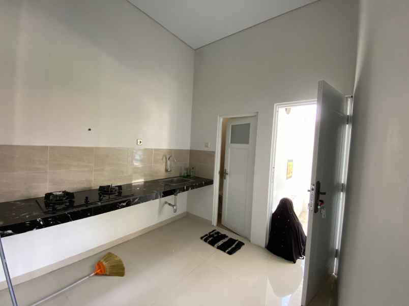 dijual rumah krapyak barepan nglawisan