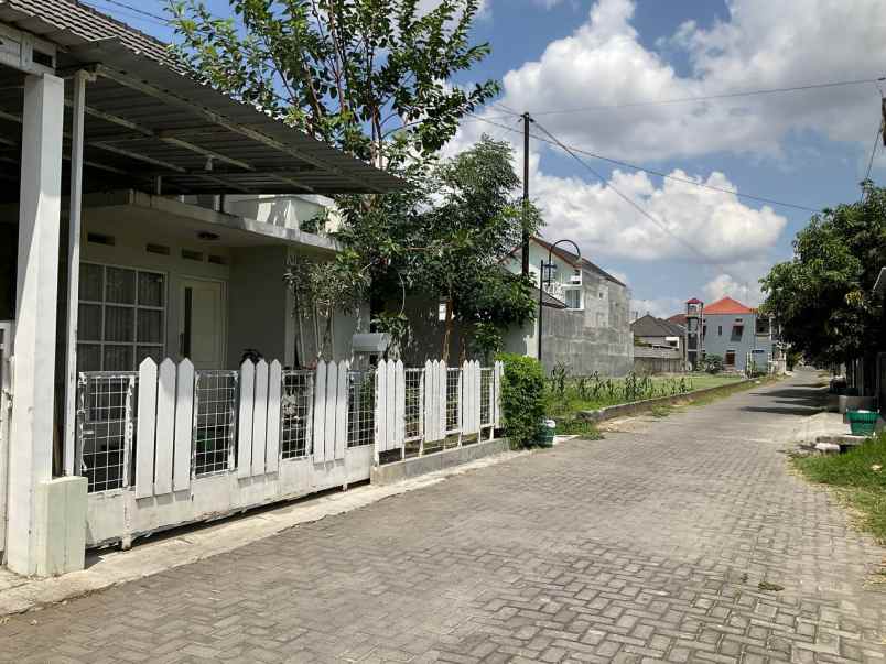 dijual rumah krodan maguwoharjo