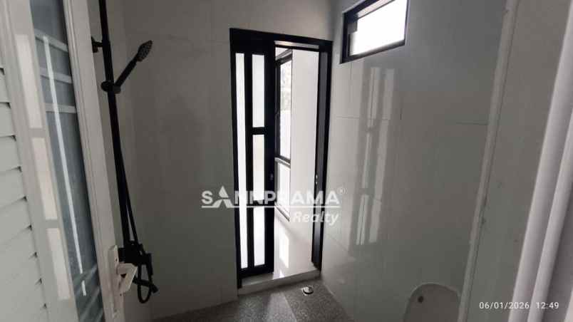 dijual rumah kukusan