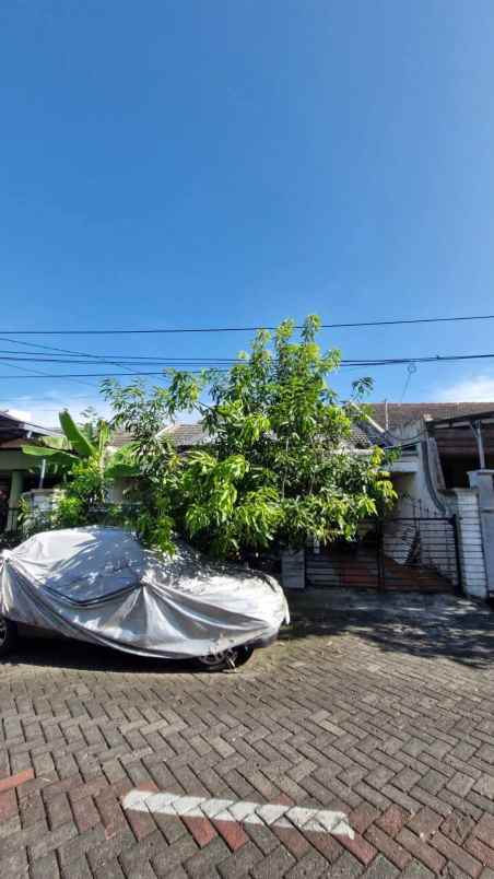 dijual rumah kutisari indah