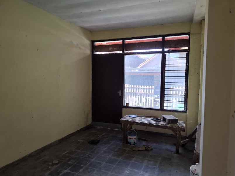 dijual rumah lama di patrang jember