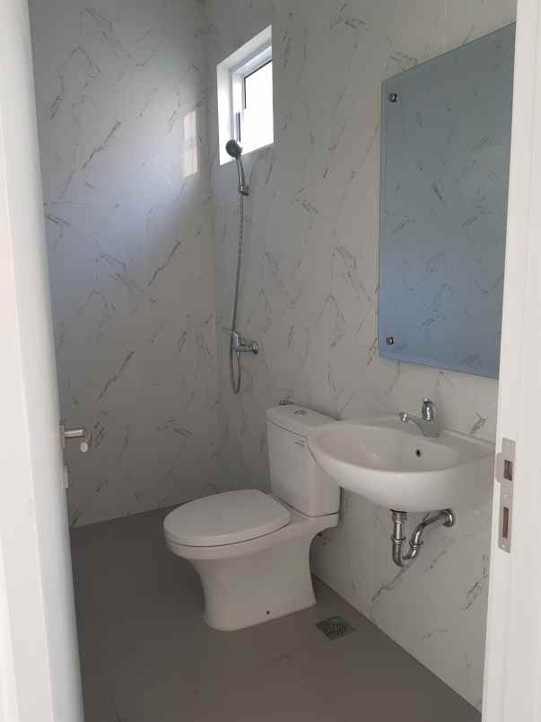 dijual rumah lavon swancity cluster