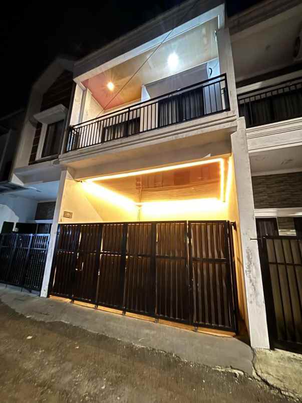 dijual rumah lenteng agung