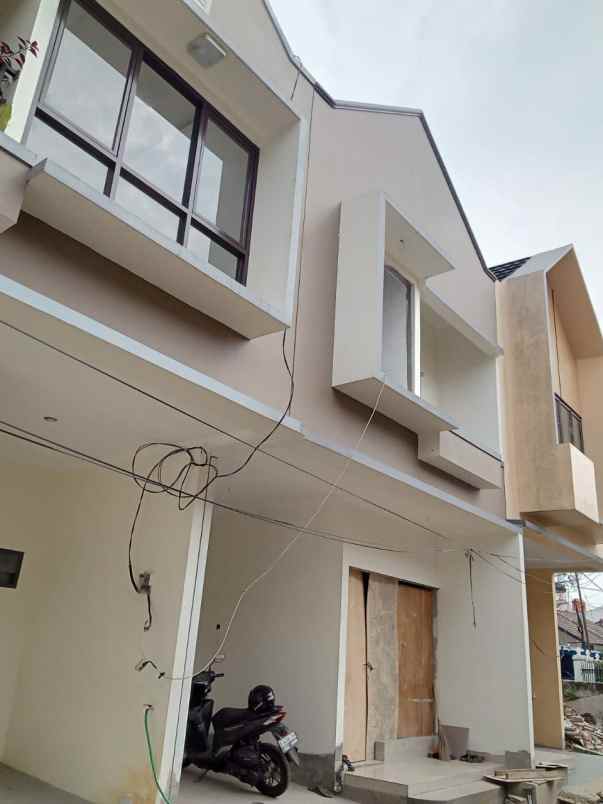 dijual rumah lenteng agung jagakarsa jaksel
