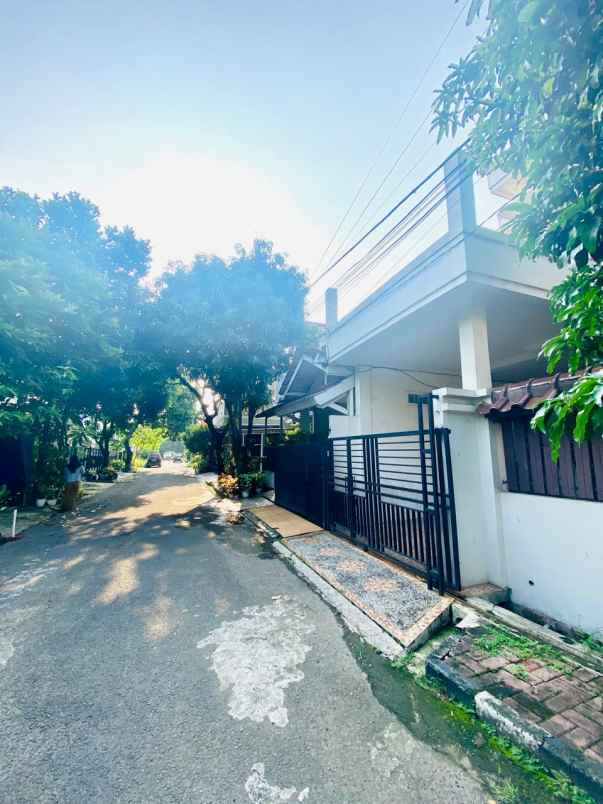 dijual rumah limus pratama regency blok b