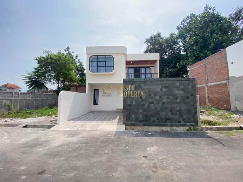 dijual rumah maguwoharjo depok sleman