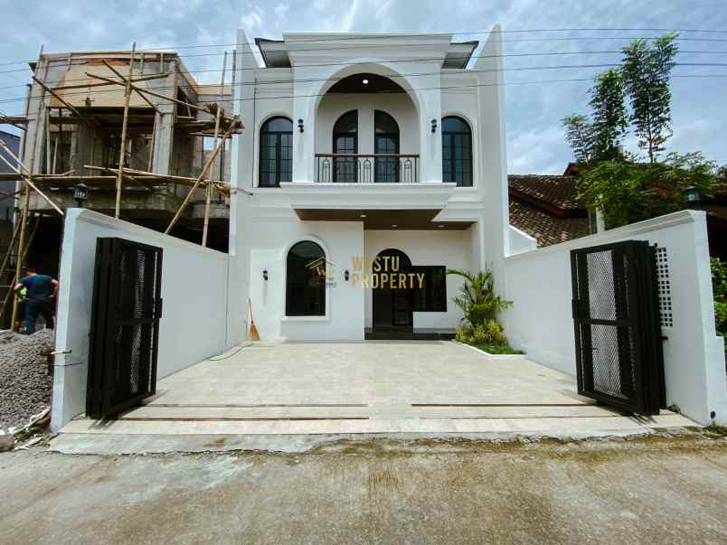 dijual rumah maguwoharjo sleman