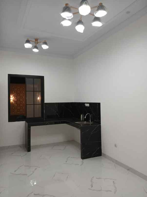 dijual rumah mampang depok