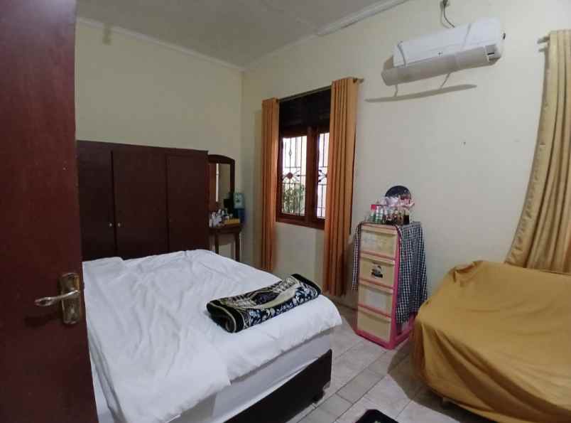 dijual rumah mampang pancoran mas depok