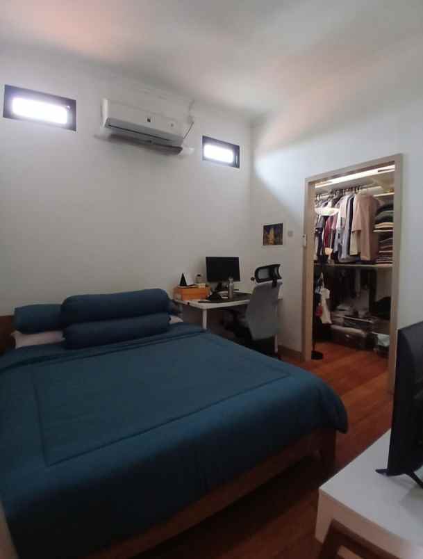 dijual rumah mampang pancoran mas depok