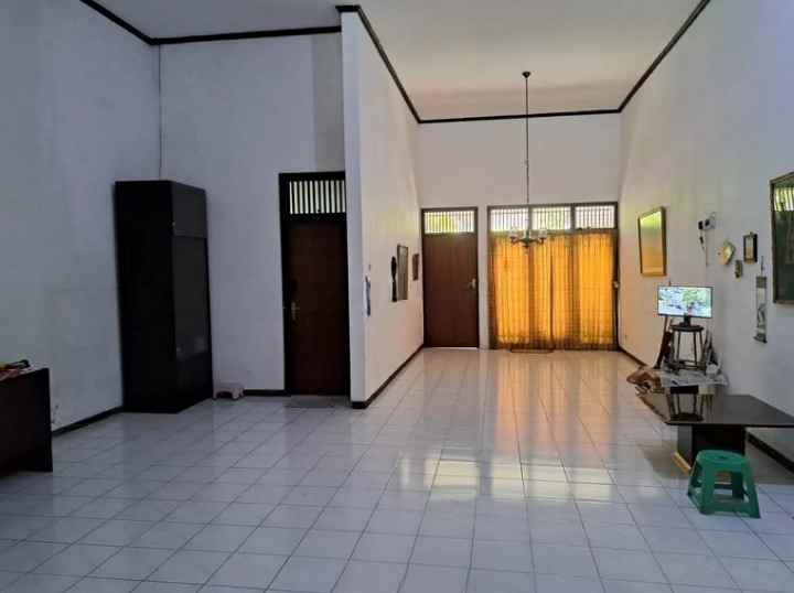 dijual rumah manyar jaya