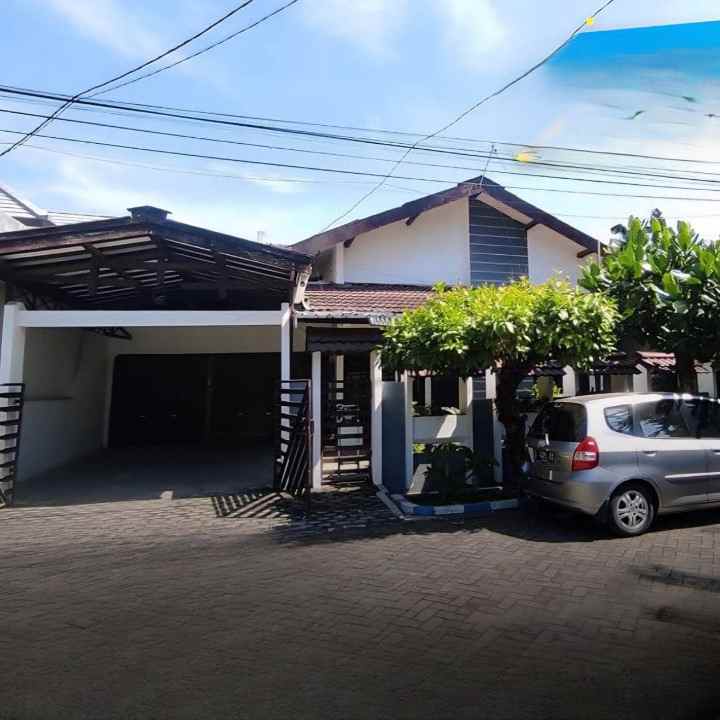 dijual rumah manyar jaya