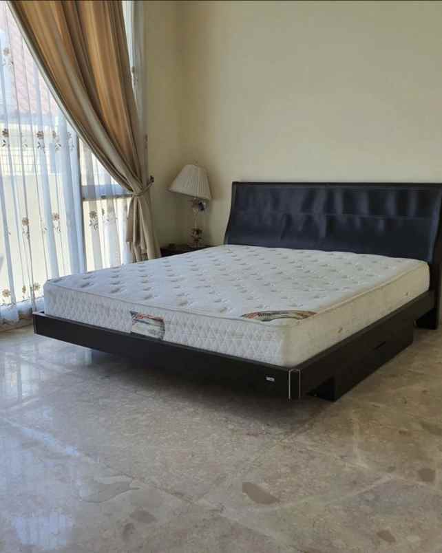 dijual rumah manyar kertoadi