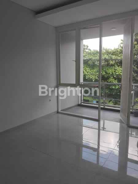dijual rumah manyar tirtoyoso