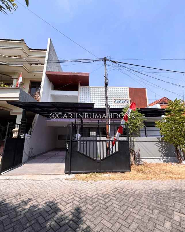 dijual rumah manyar tirtoyoso