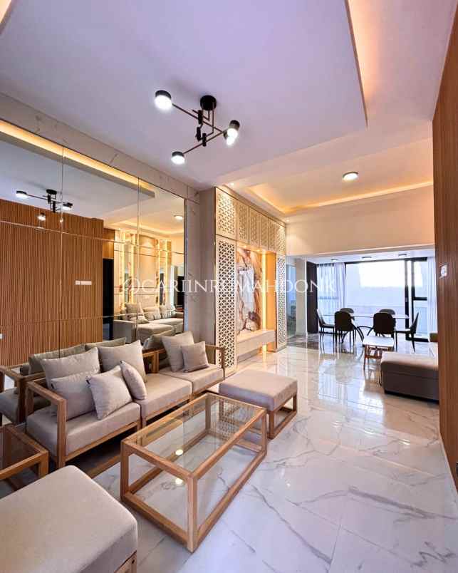 dijual rumah manyar tirtoyoso