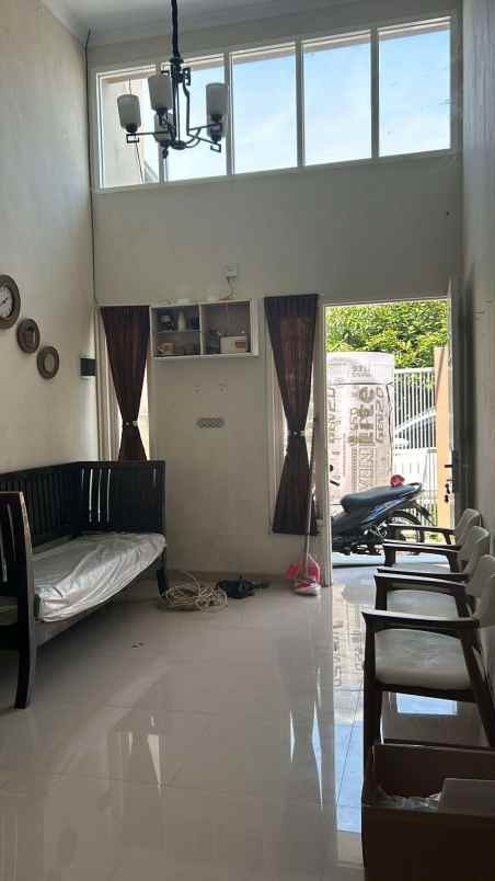 dijual rumah medayu