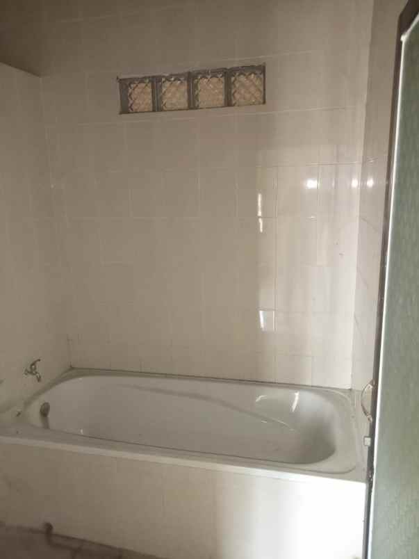 dijual rumah medayu