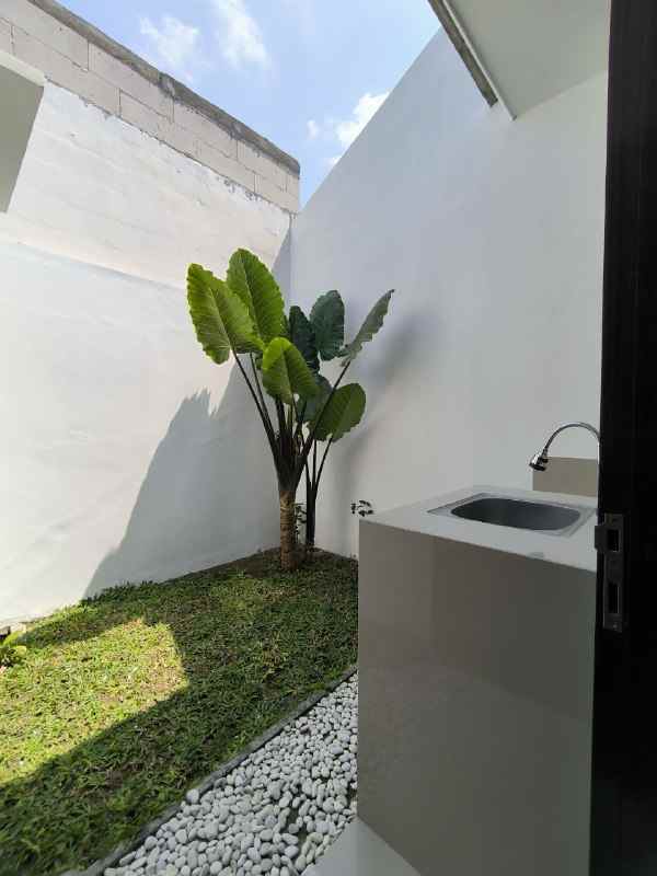 dijual rumah menganti