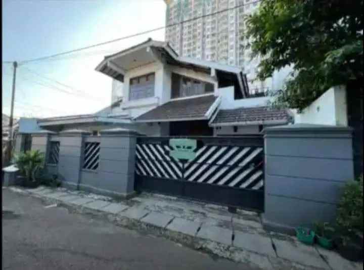 dijual rumah menteng