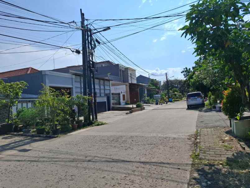 dijual rumah meruya utara