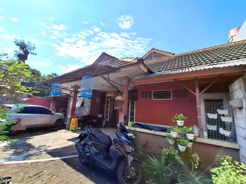 dijual rumah meruya utara
