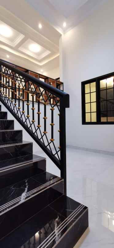 dijual rumah meruyung limo depok