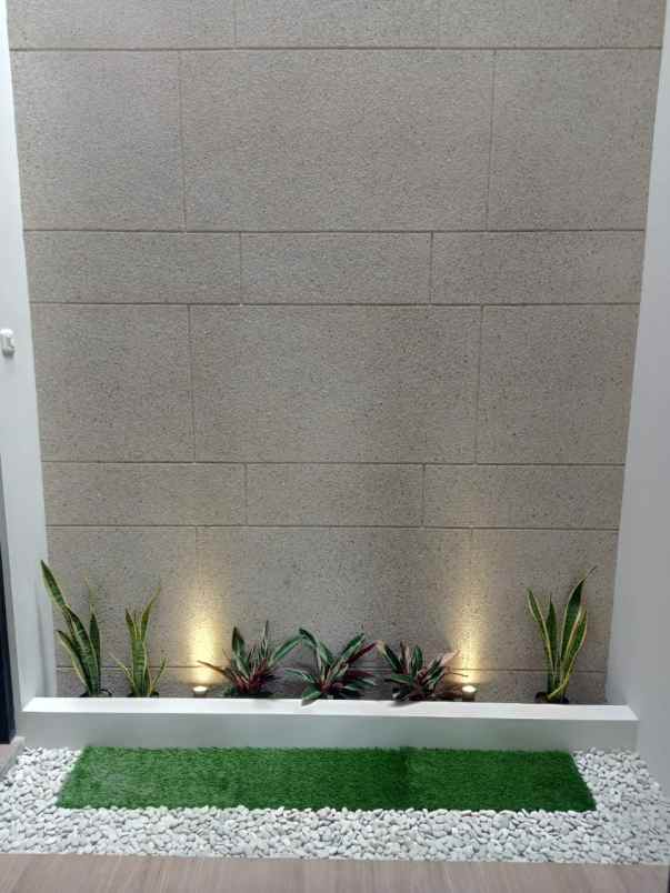 dijual rumah mulyosari utara