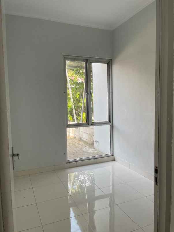 dijual rumah mutiara gading city